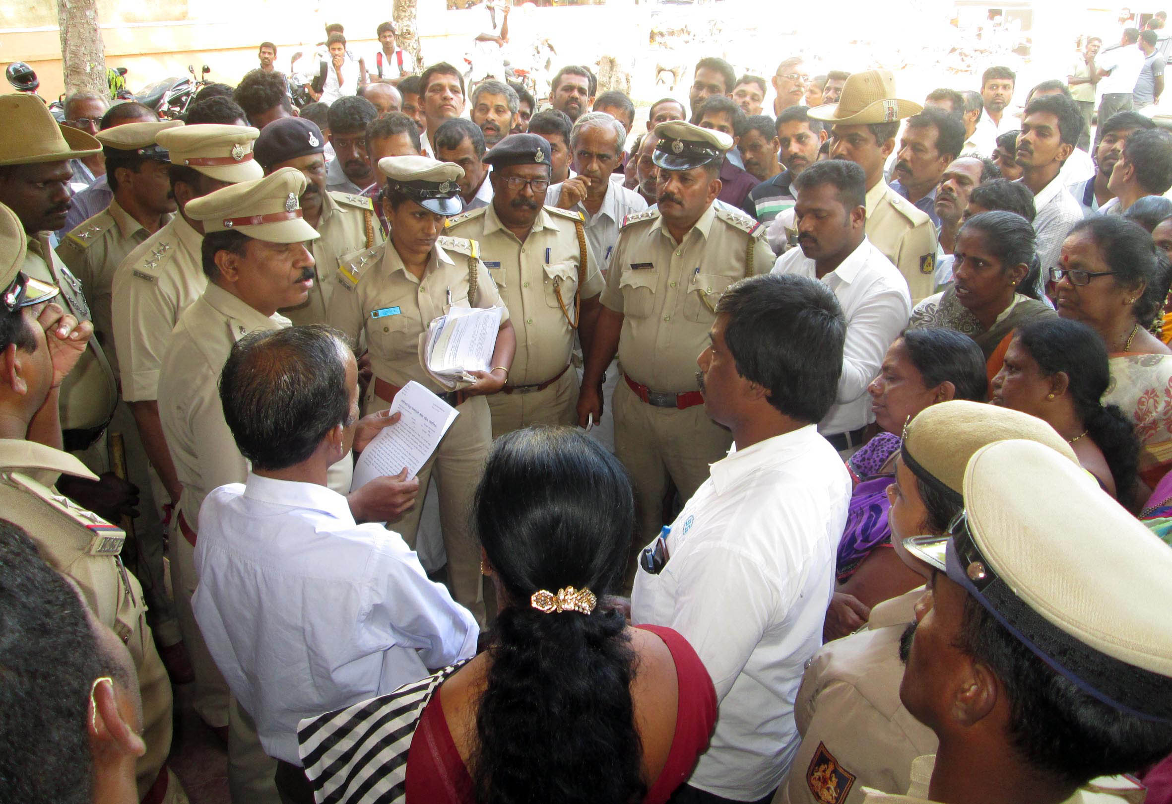 ಸಾಲಿಗ್ರಾಮ: ಒಳಗೆ ವಿಶೇಷ ಸಭೆ, ಗದ್ದಲ; ಹೊರಗೆ ಪ್ರತಿಭಟನೆ, ದಿಗ್ಬಂಧನ